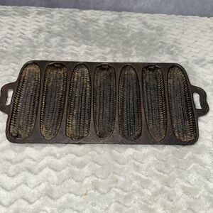 Vintage Cast Iron Cornbread Stick Pan 7 Corn Cob Ear Baking Mold Marked 7S Bread